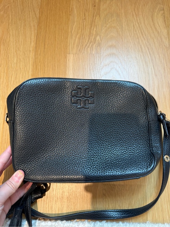Tory Burch Handbags - Tory Burch Black Pebbled Leather Camera Bag